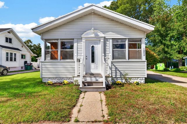 1842 Mills Avenue, North Muskegon City, MI 49445