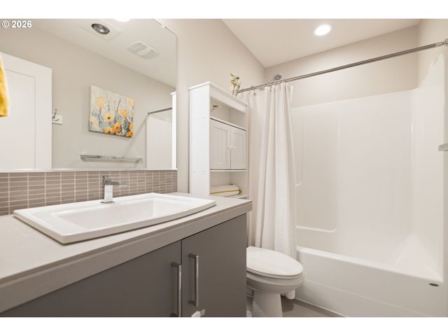 7513 Sw STEINBACH Ter, Beaverton, OR 97007