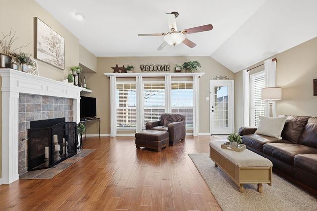 6940 Shoreway Drive, Grand Prairie, TX 75054