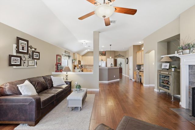 6940 Shoreway Drive, Grand Prairie, TX 75054