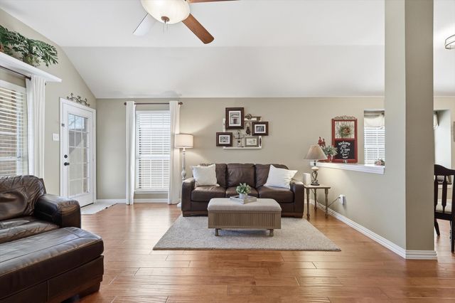 6940 Shoreway Drive, Grand Prairie, TX 75054