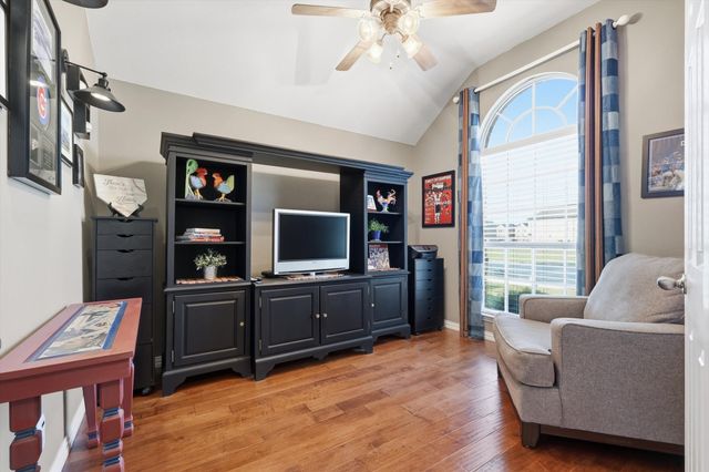 6940 Shoreway Drive, Grand Prairie, TX 75054