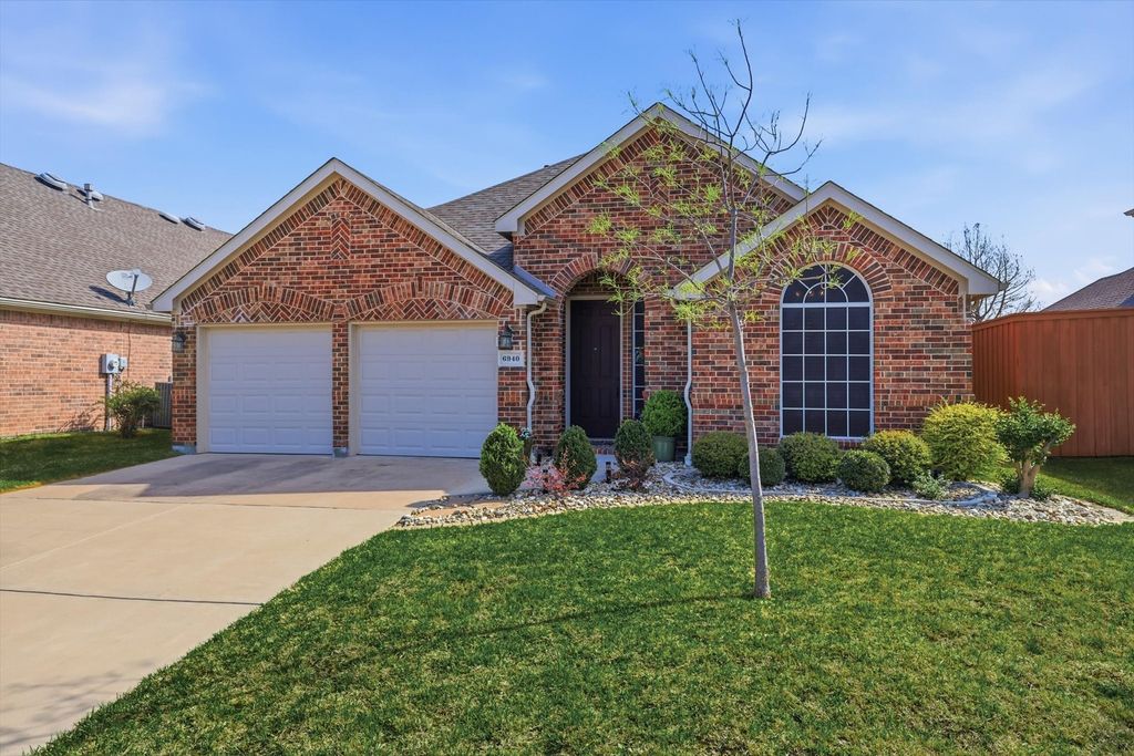 6940 Shoreway Drive, Grand Prairie, TX 75054
