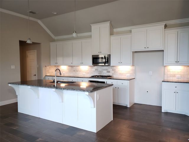 940 Parkside Drive, Argyle, TX 76226