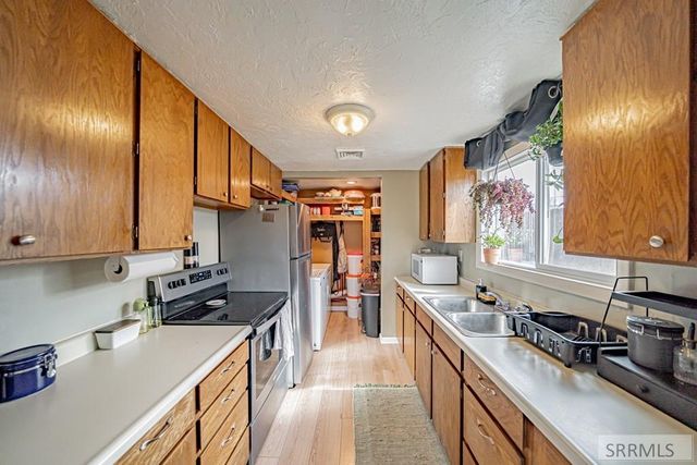 1088 Irving Street, Idaho Falls, ID 83401