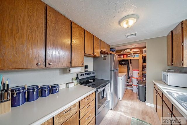 1088 Irving Street, Idaho Falls, ID 83401