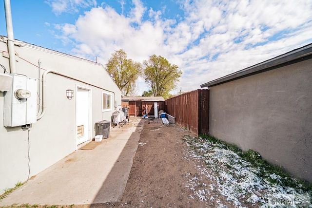1088 Irving Street, Idaho Falls, ID 83401