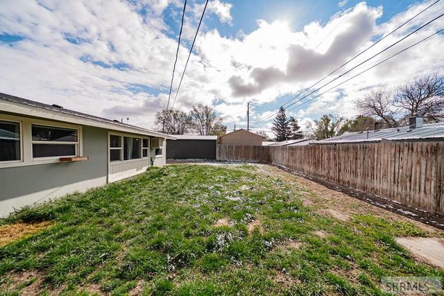 1088 Irving Street, Idaho Falls, ID 83401