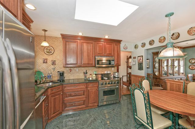 1989 Charles Street, Bellmore, NY 11710