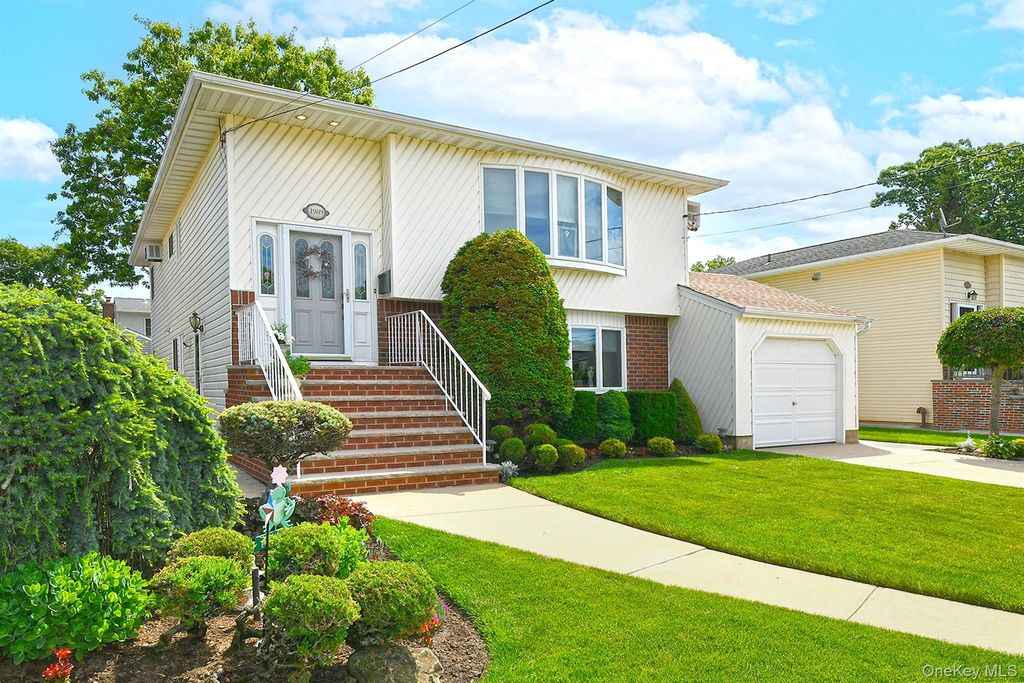 1989 Charles Street, Bellmore, NY 11710