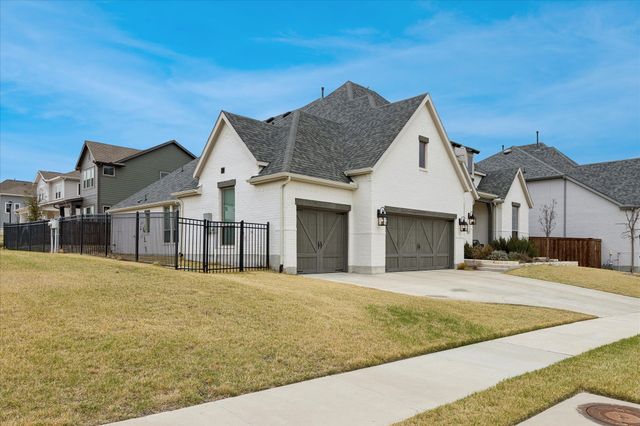 2301 Sandlin Drive, Fort Worth, TX 76008