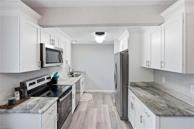 409 Elmont RD, Virginia Beach, VA 23452