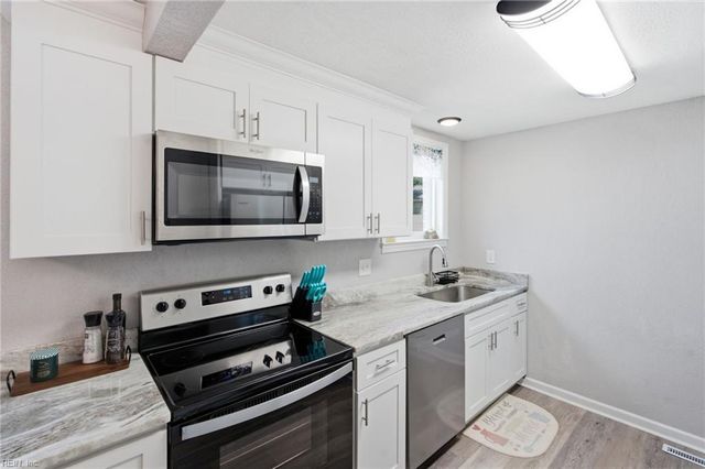 409 Elmont RD, Virginia Beach, VA 23452