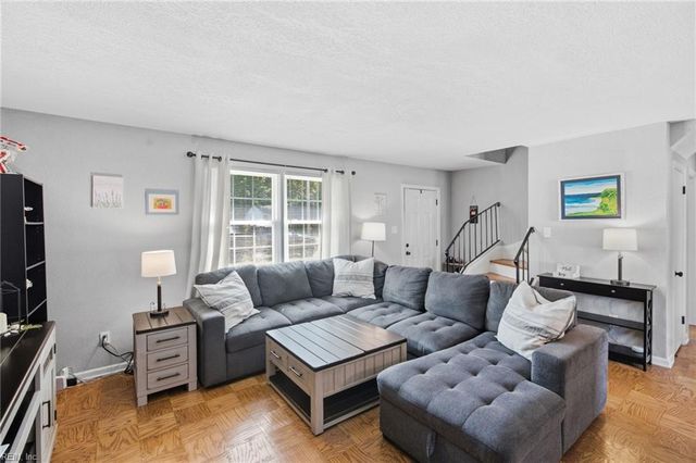 409 Elmont RD, Virginia Beach, VA 23452