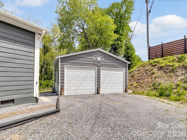 21 Swift Stream Lane, Waynesville, NC 28785