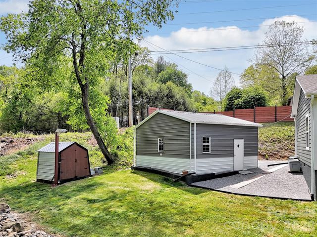 21 Swift Stream Lane, Waynesville, NC 28785