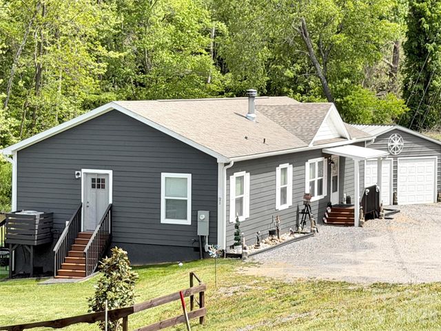 21 Swift Stream Lane, Waynesville, NC 28785