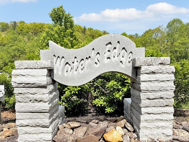 21 Swift Stream Lane, Waynesville, NC 28785
