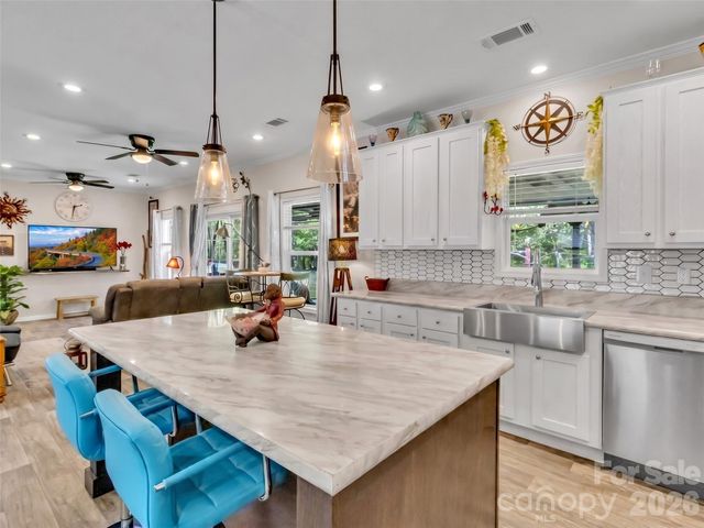 21 Swift Stream Lane, Waynesville, NC 28785