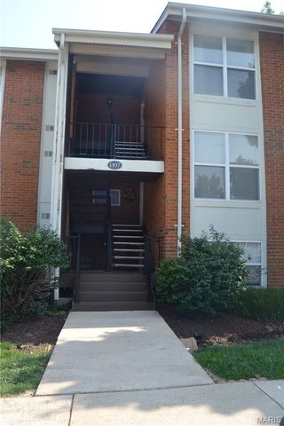 1937 Greenpoint Drive 203, Kirkwood, MO 63122