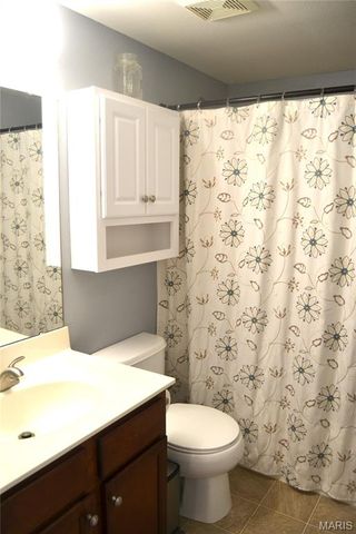 1937 Greenpoint Drive 203, Kirkwood, MO 63122