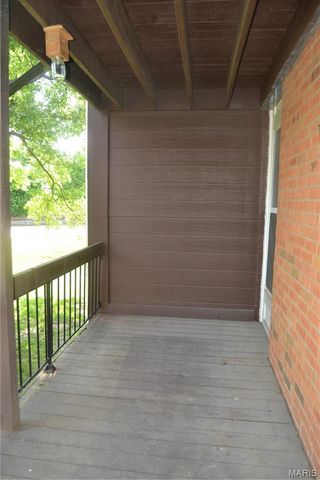 1937 Greenpoint Drive 203, Kirkwood, MO 63122