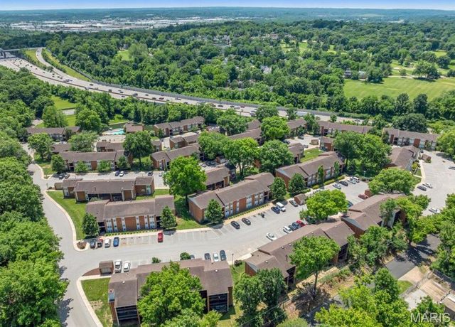 1937 Greenpoint Drive 203, Kirkwood, MO 63122