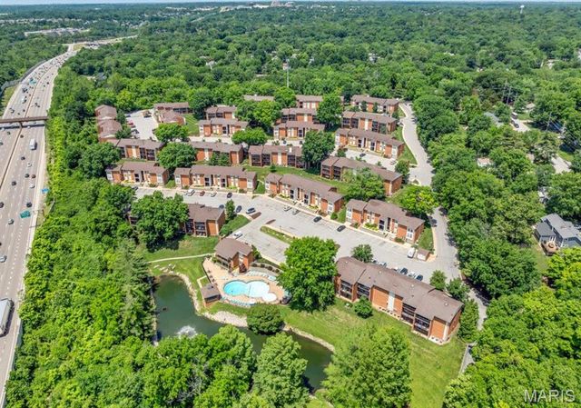 1937 Greenpoint Drive 203, Kirkwood, MO 63122