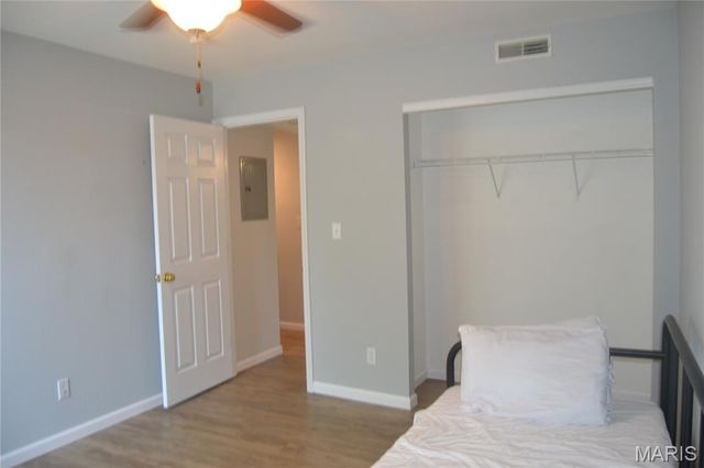 1937 Greenpoint Drive 203, Kirkwood, MO 63122