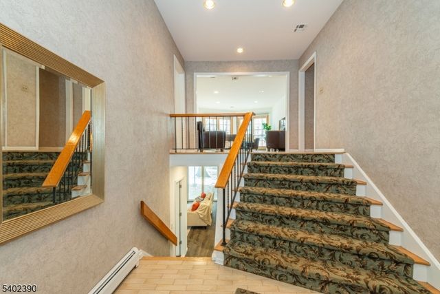 36 Yellow Brick Rd, Wayne Twp., NJ 07470