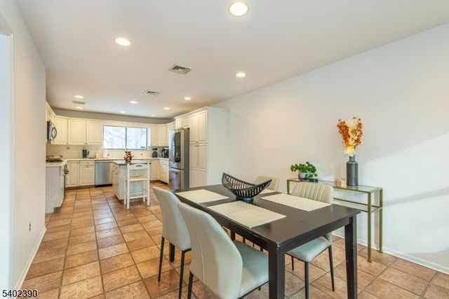 36 Yellow Brick Rd, Wayne Twp., NJ 07470