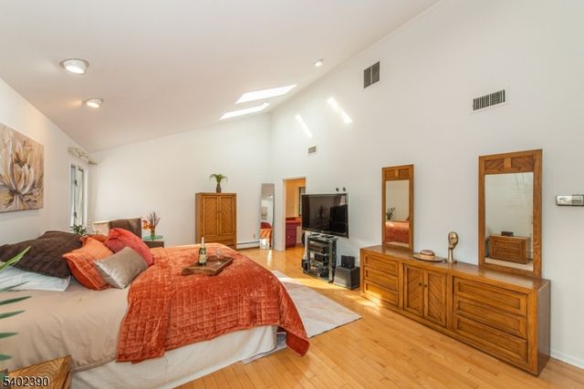 36 Yellow Brick Rd, Wayne Twp., NJ 07470