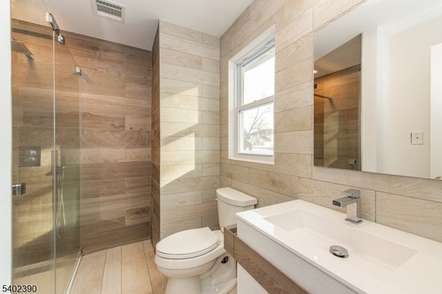 36 Yellow Brick Rd, Wayne Twp., NJ 07470