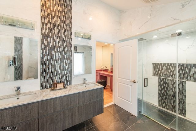 36 Yellow Brick Rd, Wayne Twp., NJ 07470