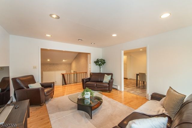 36 Yellow Brick Rd, Wayne Twp., NJ 07470