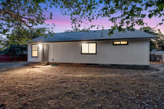11732 Maybach DR, Del Valle, TX 78617