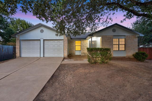 11732 Maybach DR, Del Valle, TX 78617