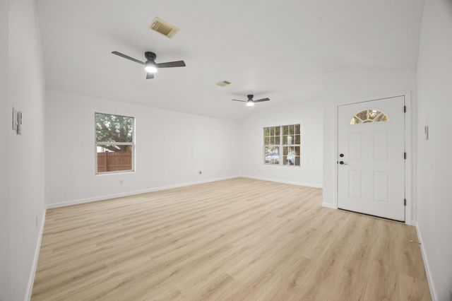 11732 Maybach DR, Del Valle, TX 78617