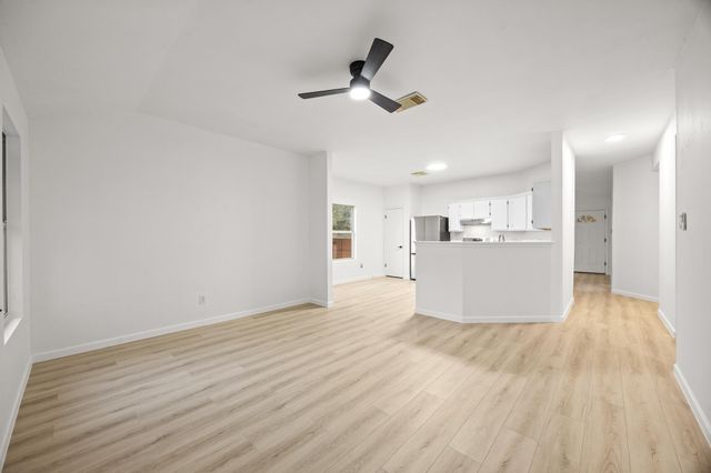 11732 Maybach DR, Del Valle, TX 78617