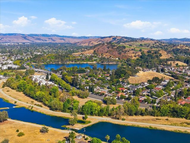 5643 Strawflower, San Jose, CA 95118