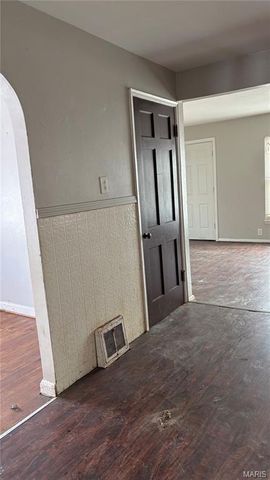 7743 Monroe Drive, St Louis, MO 63133