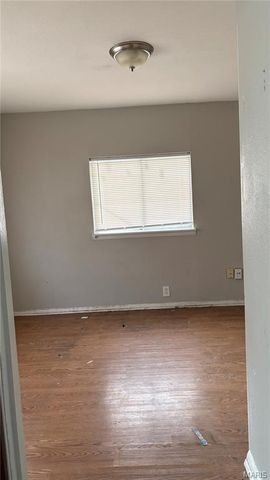 7743 Monroe Drive, St Louis, MO 63133