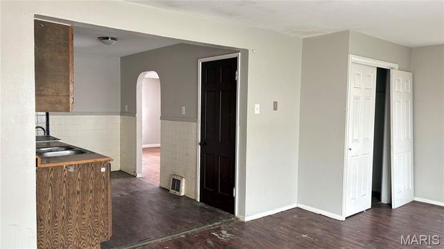 7743 Monroe Drive, St Louis, MO 63133