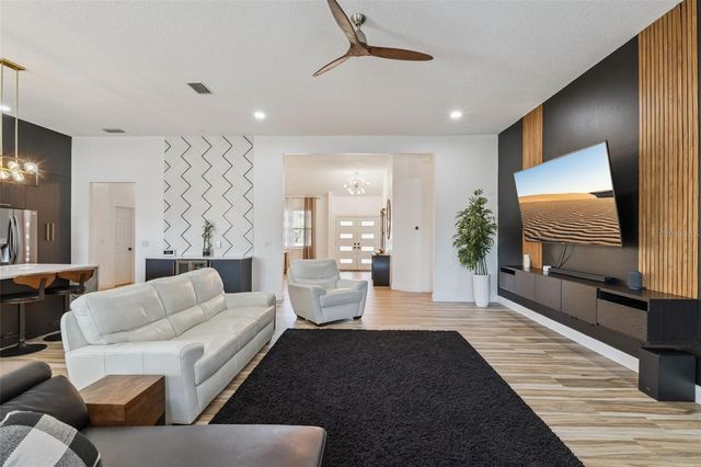 32345 WOLFS TRAIL, Sorrento, FL 32776