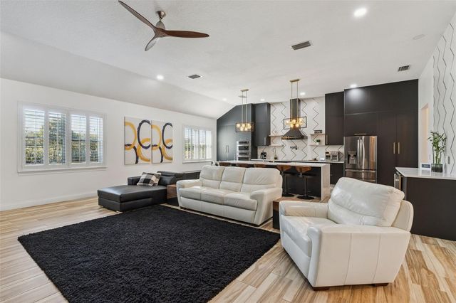 32345 WOLFS TRAIL, Sorrento, FL 32776