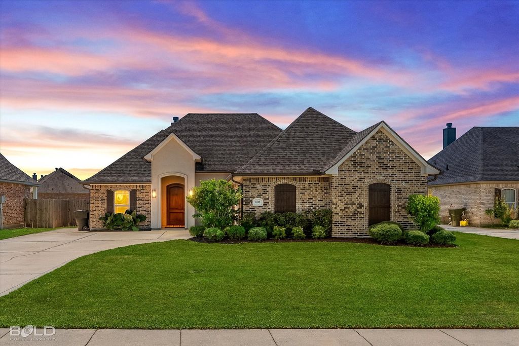 808 Durango Drive, Bossier City, LA 71111