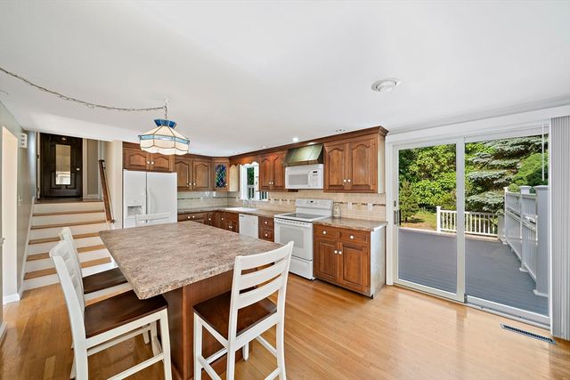 590 Liberty St, Braintree, MA 02184