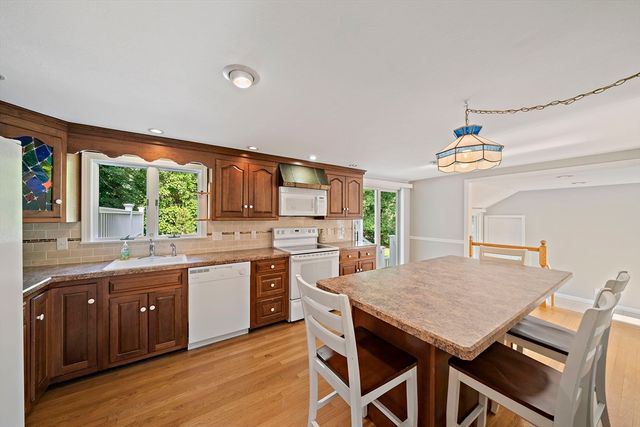 590 Liberty St, Braintree, MA 02184