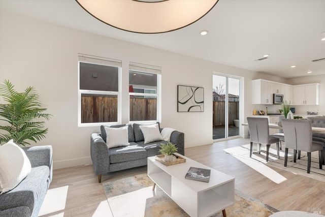 6054 Oxford Pl, Rohnert Park, CA 94928