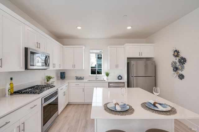 6054 Oxford Pl, Rohnert Park, CA 94928